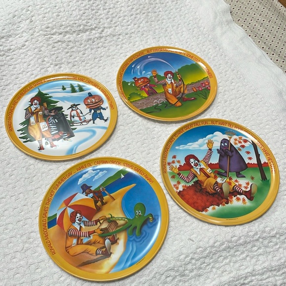 McDonald’s Set of 4 All 4 Seasons 10” Plates - Picture 1 of 8